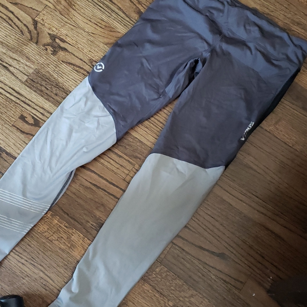 Virus compression leggings